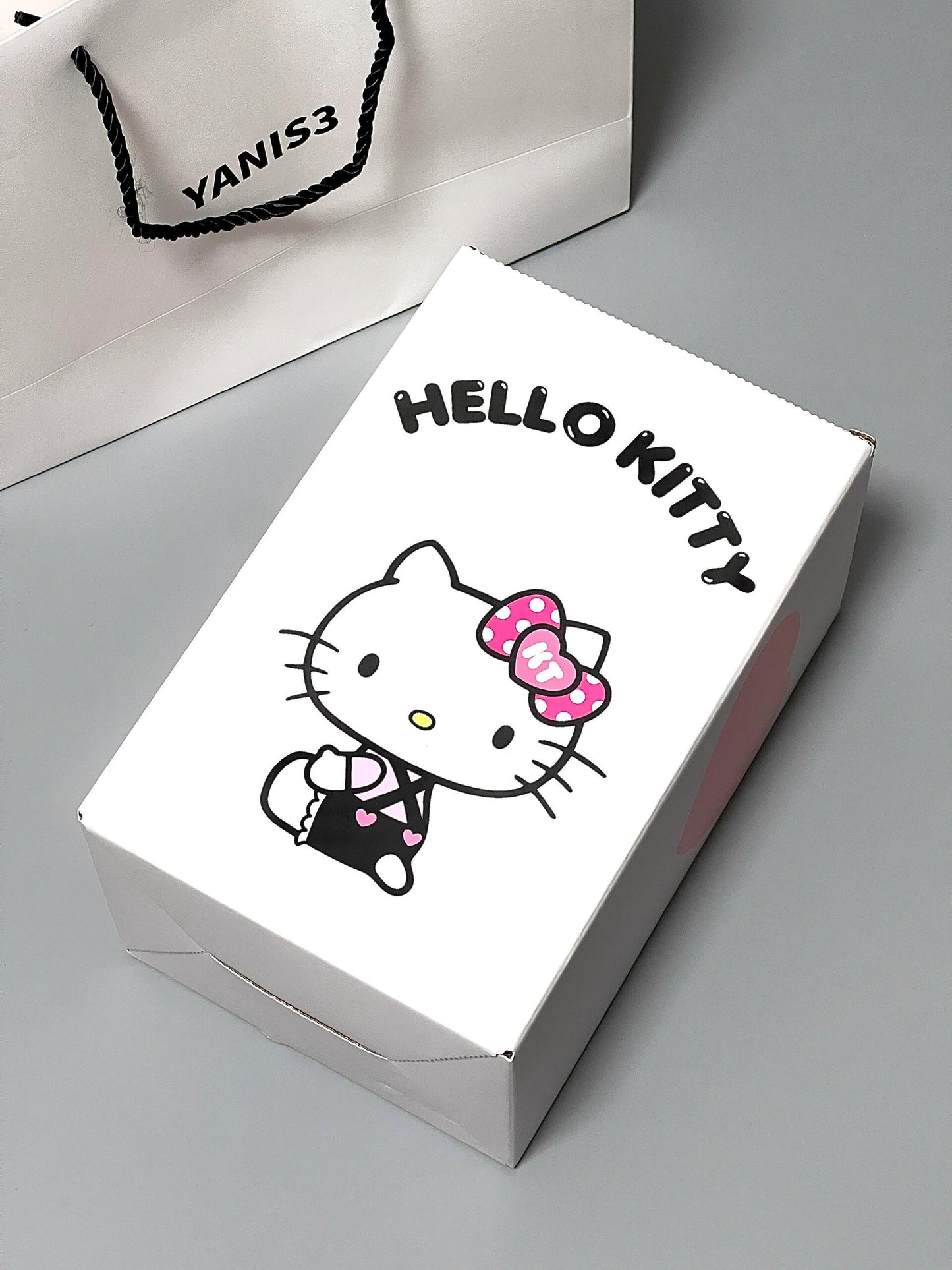 Hello Kitty Limited Edition Tumbler – Stay Stylish, Stay Hydrated!