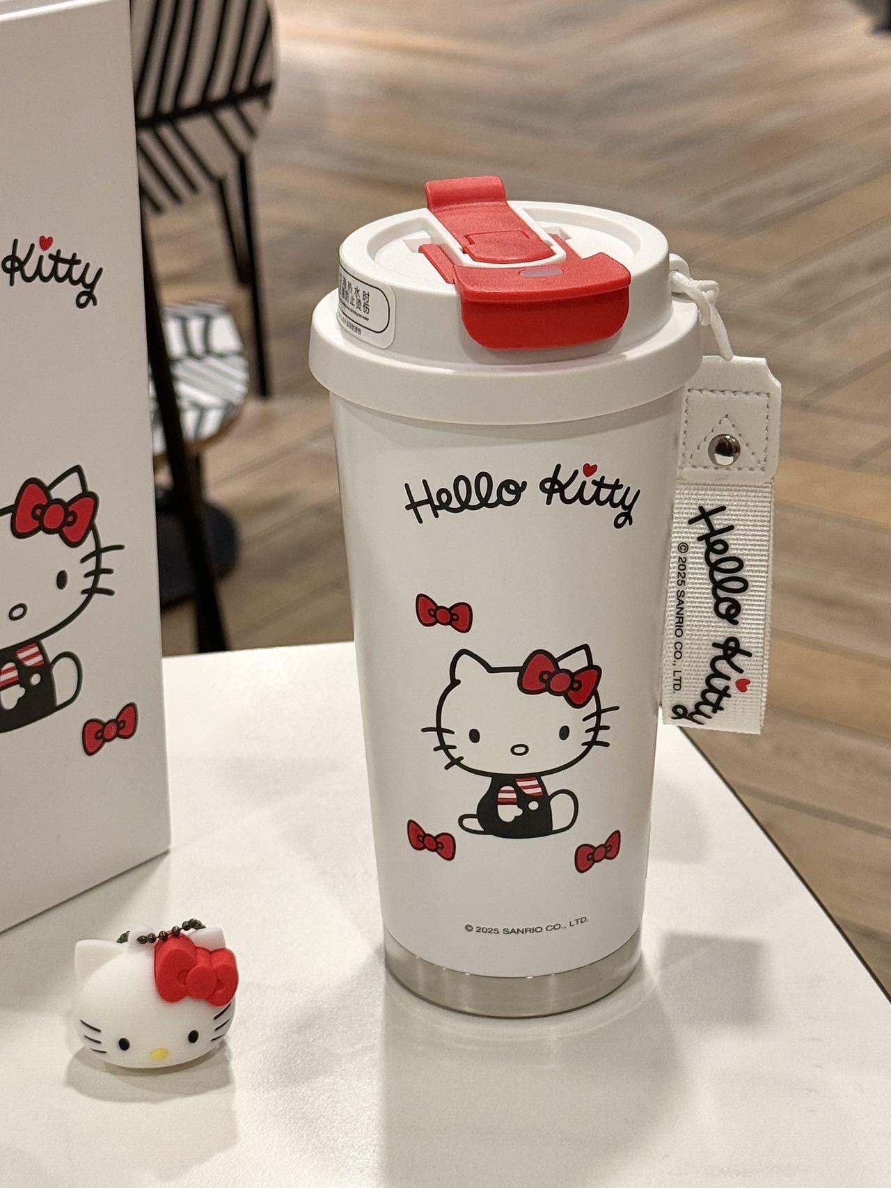 Hello Kitty Limited Edition Tumbler – Stay Stylish, Stay Hydrated!